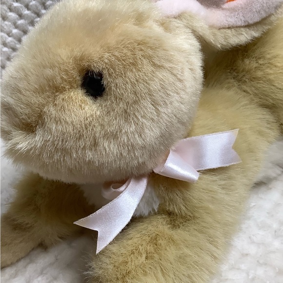 WAL-MART Plush Light Tan Laying Down Bunny Rabbit Stuffed Animal w Carrot on Ear - Picture 10 of 14